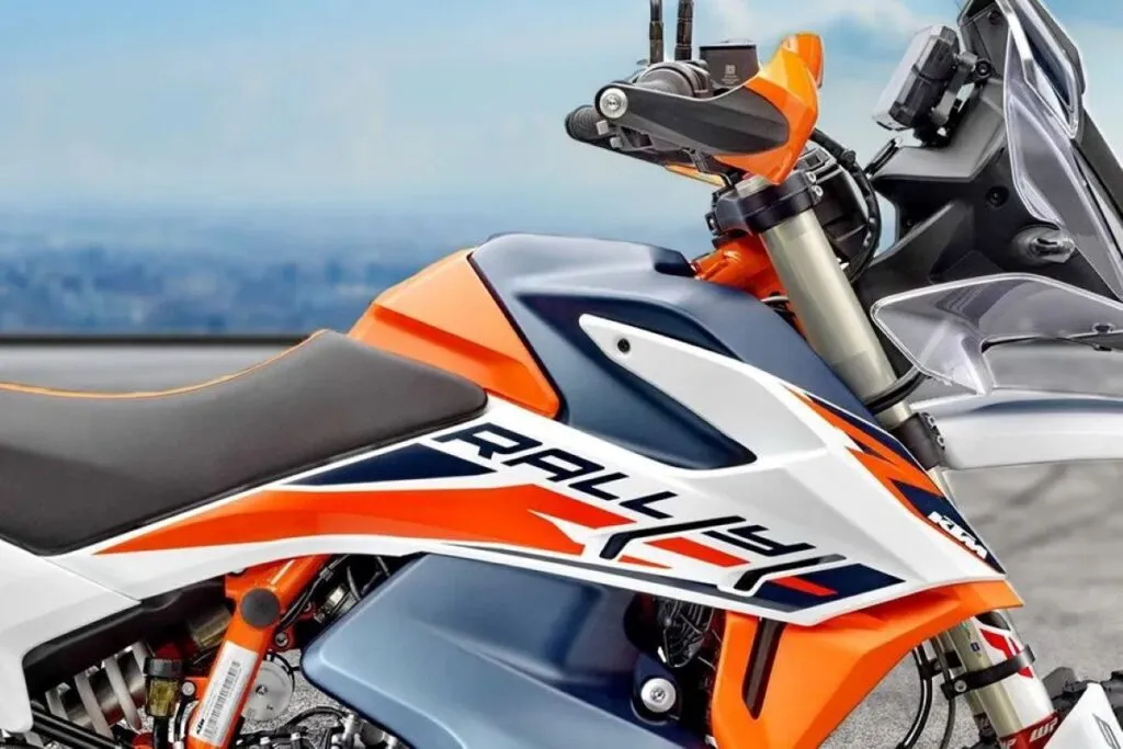 imagem lateral da KTM 890 Adventure R Rally 2026