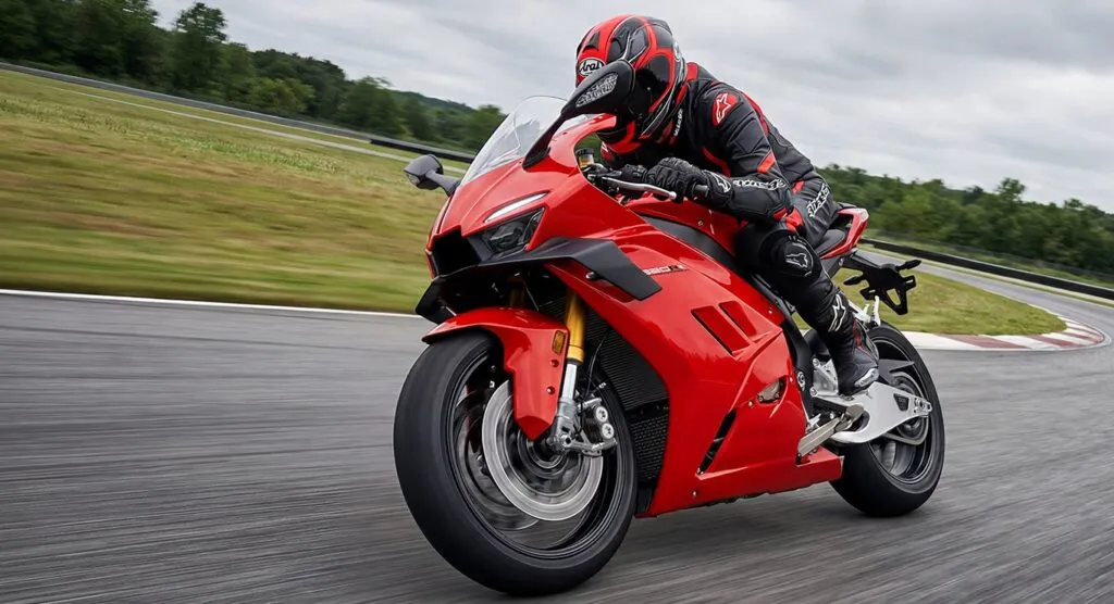 zxmoto 820rr 02 1024x556 jpg